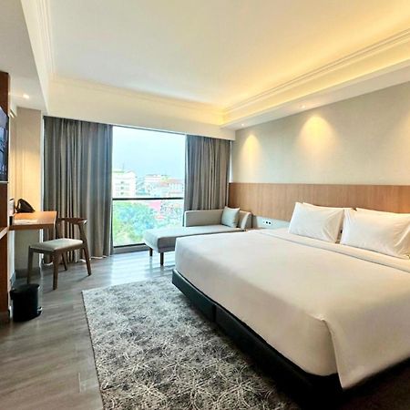 The Malioboro Hotel & Conference Center Yogyakarta Buitenkant foto