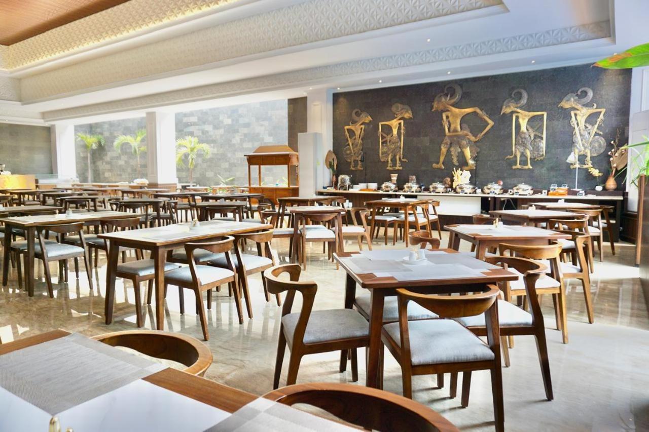 The Malioboro Hotel & Conference Center Yogyakarta Buitenkant foto